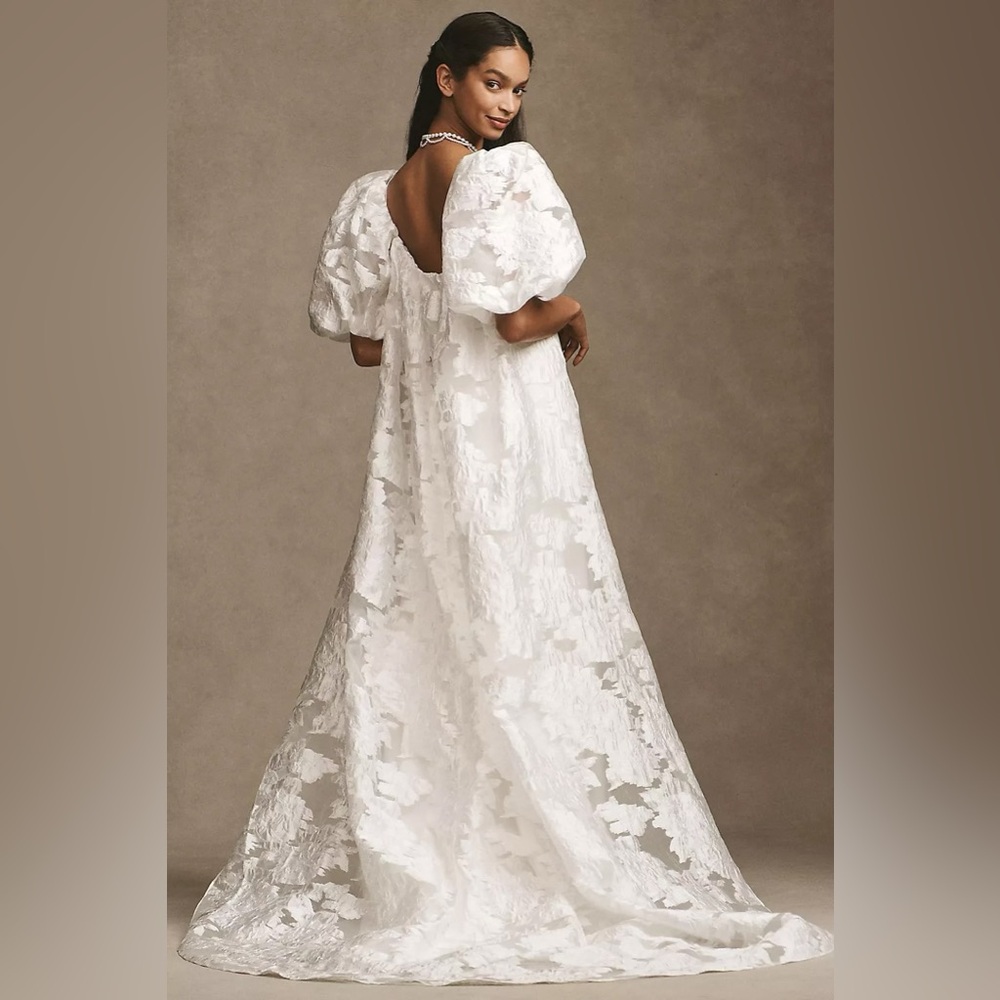 Society James Constance Puff- Sleeve Jaquard Bridal Cape